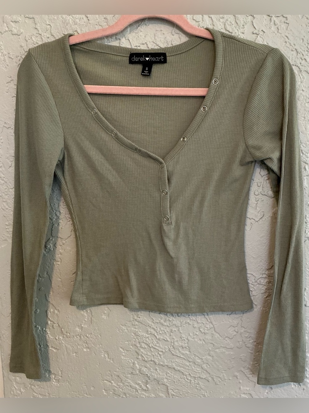 Derek Heart Sage Ribbed Snap-Front Long Sleeve Tee